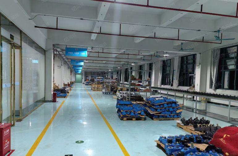 常平产业园区二楼整层精装修1500平现成水电带豪华办公室