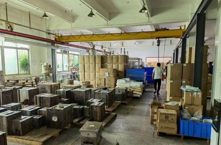 低价厂房出租常平镇800平方一楼高6米空地1000平方