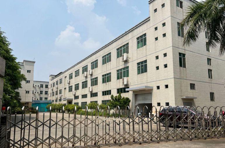 常平原房东独院，独立办公楼，空地超大，工业用地