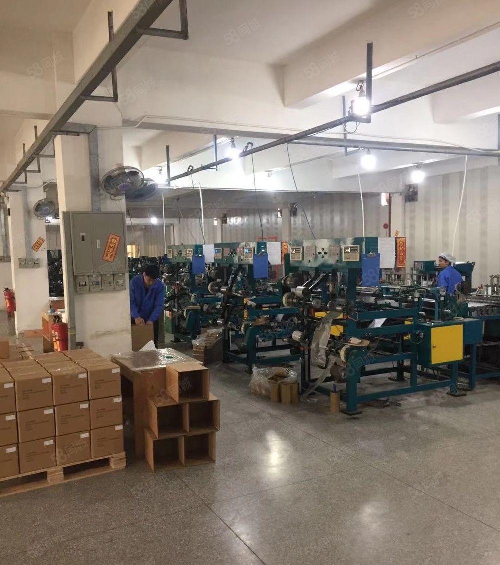 原房东分租标准厂房一楼800平方，层高5米，水电线路齐全