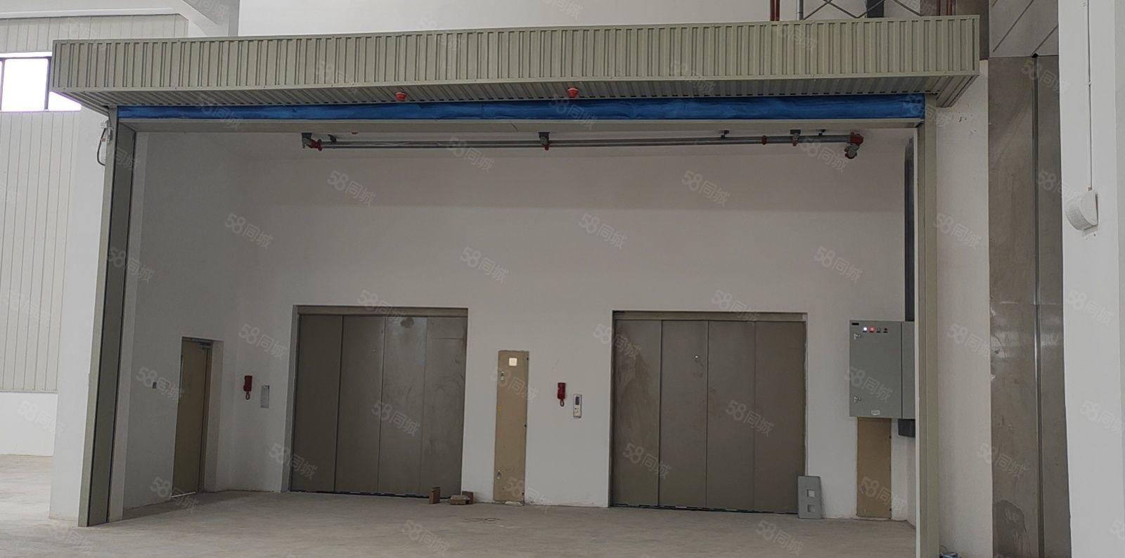 原房东靠东部快线，高速路口