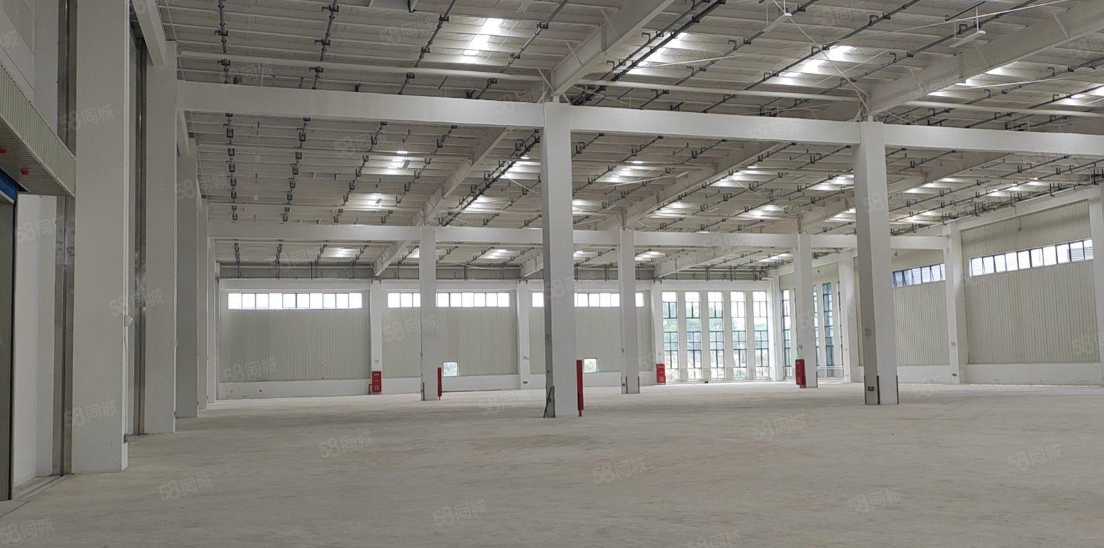 原房东靠东部快线，高速路口