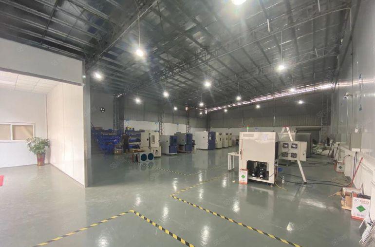 常平工业区新空小面积单一层厂房650平出租，有办公全新地坪漆