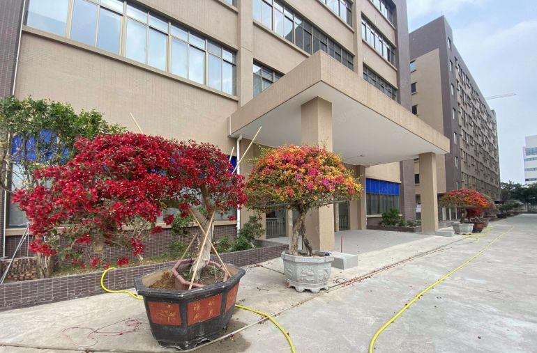 厂房出租 原房东 独院红本 形象超好  带行车 适合注塑五金