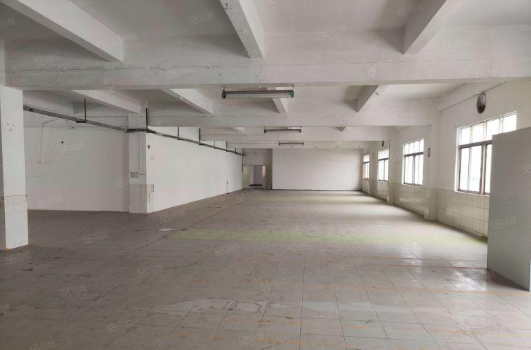 常平漱旧二楼1500平精装厂房本地房东的，价格8块