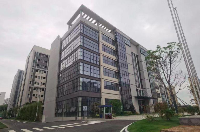 常平土塘新出原房东30000平厂房仓库出租，有红本，形象好