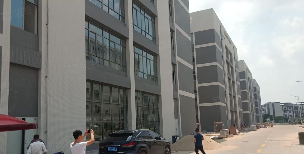 12元起常平中元工业园区新出带装修5000平厂房出租，可分租