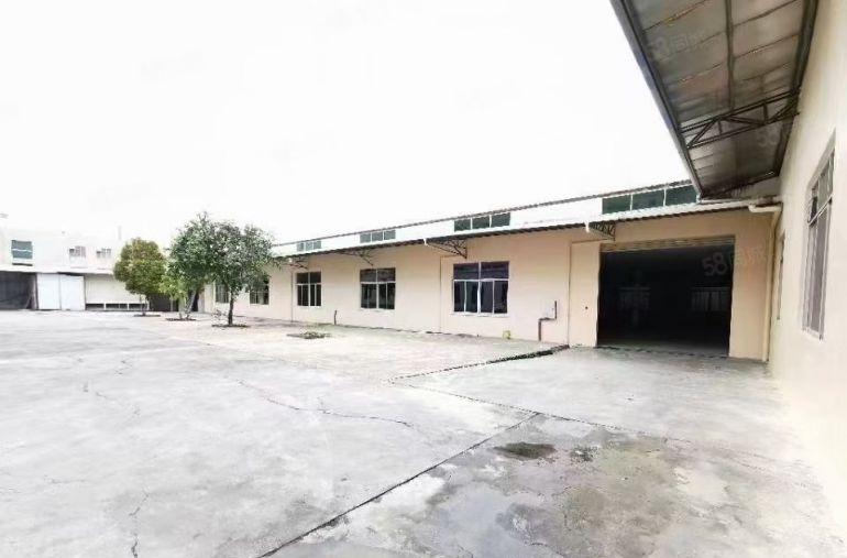 原房东独院单一层2200平方出租，靠高速出口