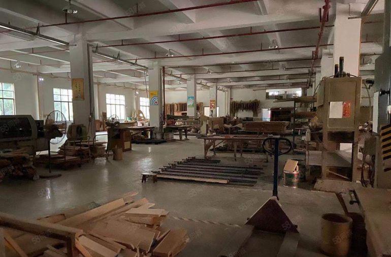 常平家具环评厂房出租，厂房14层5000平方，可直接生产