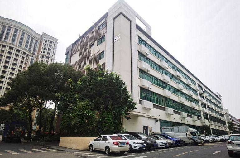 常平工业园一楼1000平米  二楼3000平米 大小面积分租