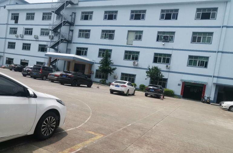 金美笋盘工业园2楼现成装修水电，价格优惠，领包入住！