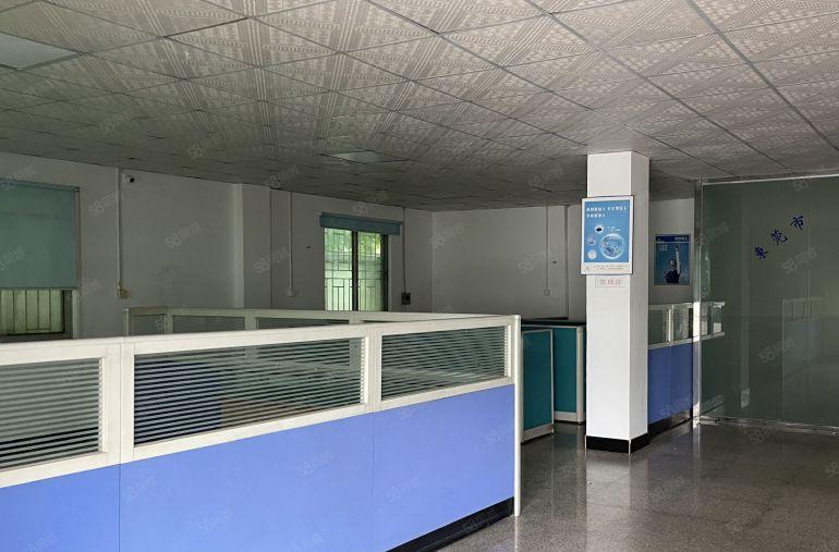 常平镇原房东标准楼上2600平方厂房出租，空地超大，交通便利