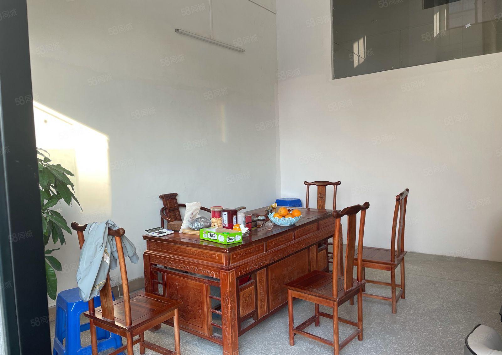 常平镇苏坑科技园新空一楼268平带现成装修空地大