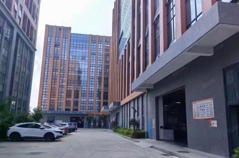 厚街新出楼上1500平米，全新厂房！带地坪漆，现成装修办公室