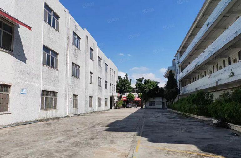 （村委厂房实际面积）独院标准厂房6400平方，配套宿舍办公楼