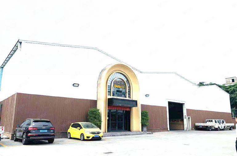 厚街镇独门独院，现成家具展厅水电齐全，有家具油性喷油环评