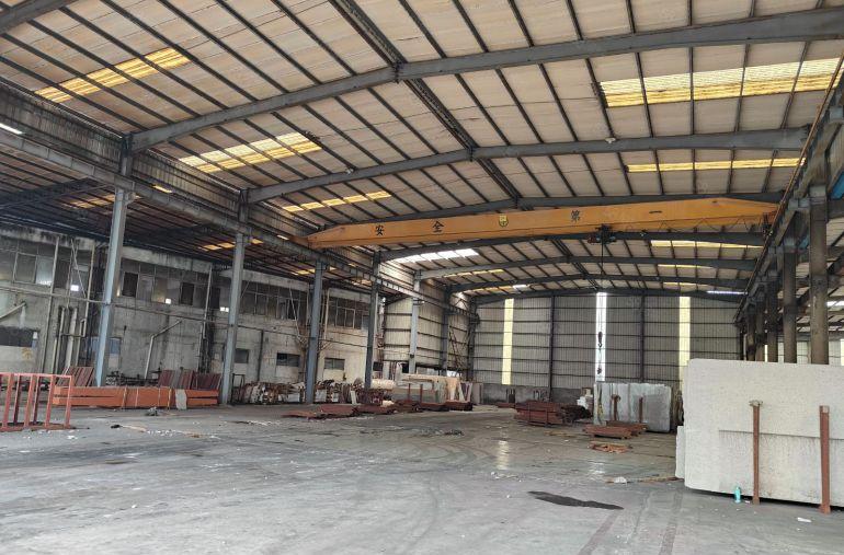 现成行车单一层钢构厂房 滴水8米 适合大理石 模具 压铸等等