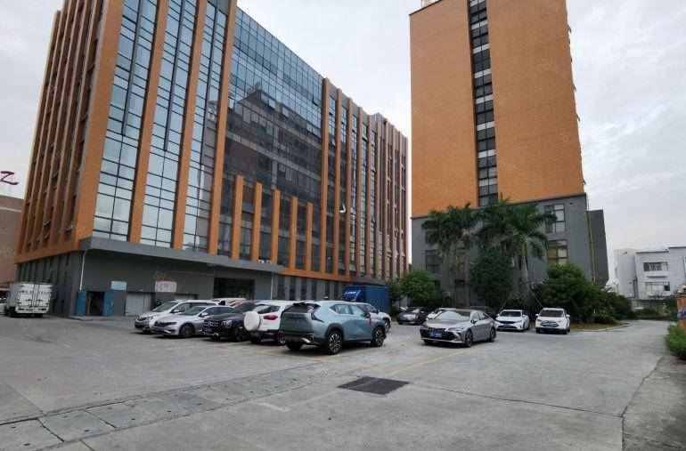 （带地坪漆）2500平带地坪现成办公室出租一手房东电费自己交