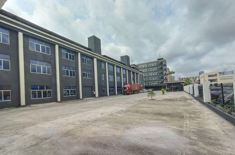 厚街陈屋地铁口独院厂房三层15000方，办公楼1700方