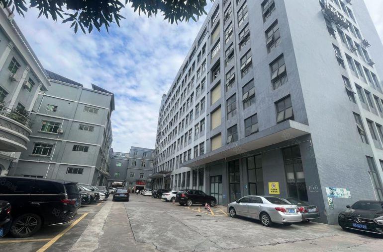 厚街精装修2350平方标准厂房出租，可分租，价格便宜