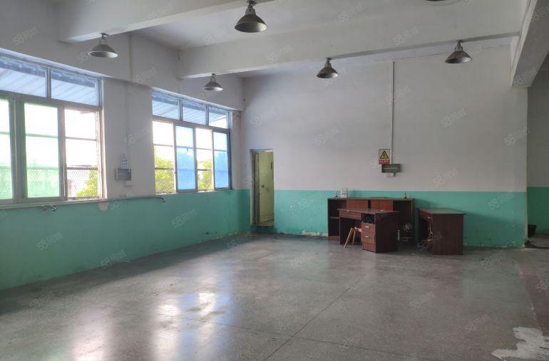 厚街二楼1250平厂房出租仓库出租，水电办公室齐全大电梯