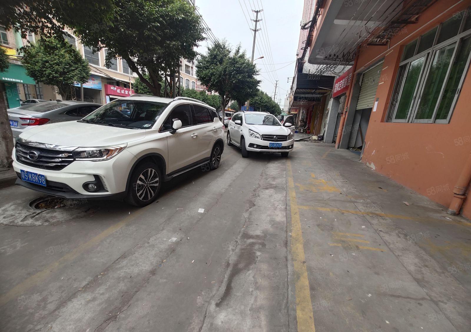 厚街一楼800平厂房出租 现成卫生间办公室水电齐全