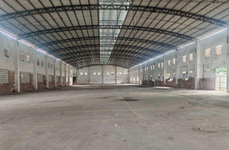 厚街原房东单一层独门独院厂房出租1000平方空地大带现成航吊