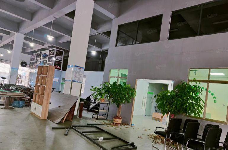 厚街推出全新装修单一层加办公室，层高8米，交通好！空地大！