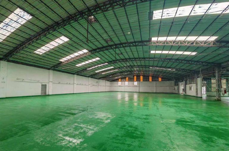 厚街新塘村小独院，钢构2500方厂房，15元租，电费自己交