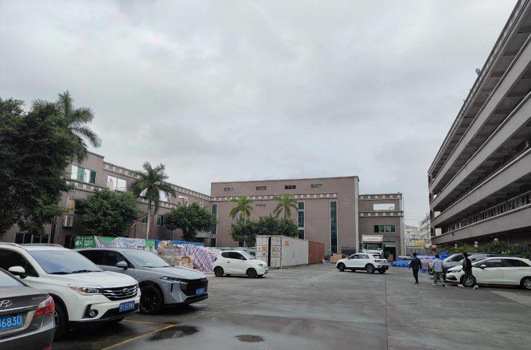 厚街标准独门独院厂房  空地大 适合电子 五金 鞋材 家具