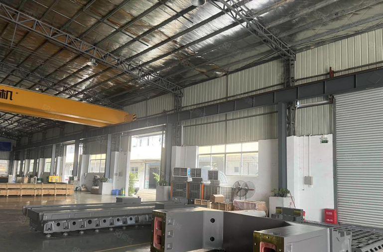 厚街陈屋单一层2000平滴水8米无柱子带10吨行车水电齐全