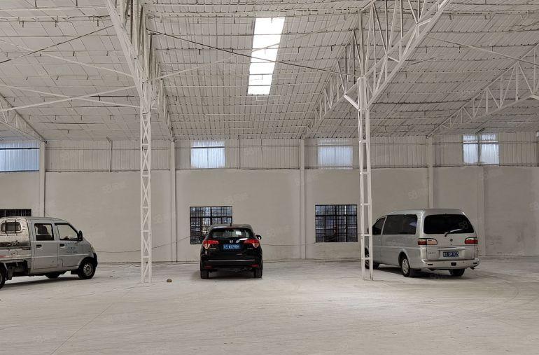 东莞厚街镇独门独院厂房，厂房交通方便，周边没有居民，行业不限