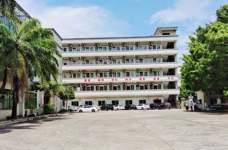 东莞厚街园区厂房出租，园区空地大，厂房有现成装修，及租及生产