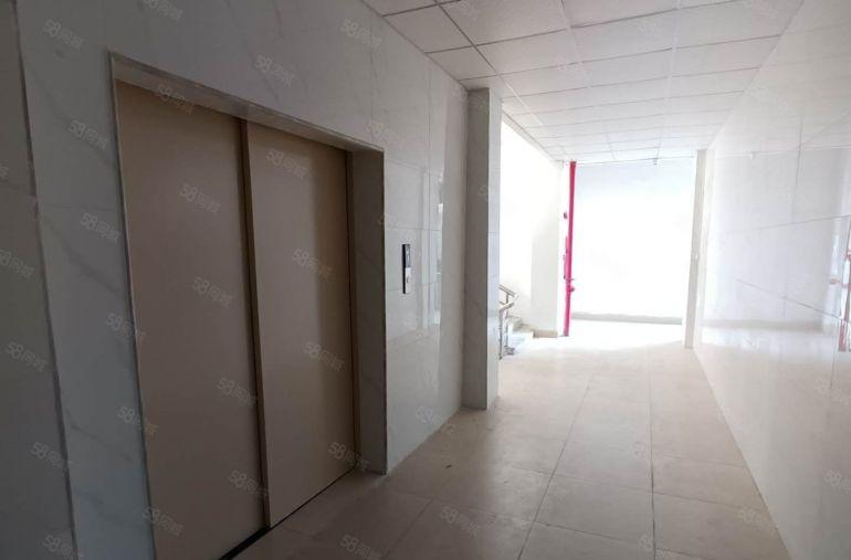 厚街厂房新空出楼上700平带装修齐全厂房出租仓库出租空地出租