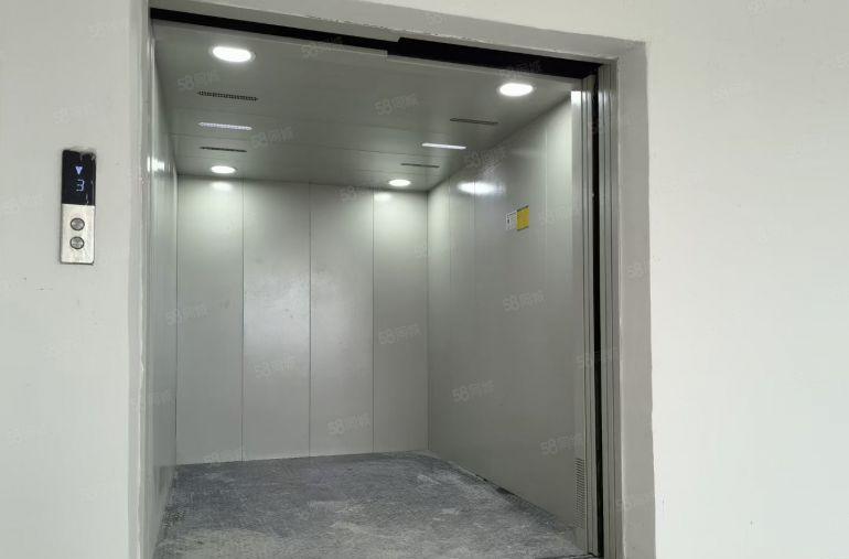 厚街原房东全新独院厂房仓库10000方，可分租两部三吨货梯