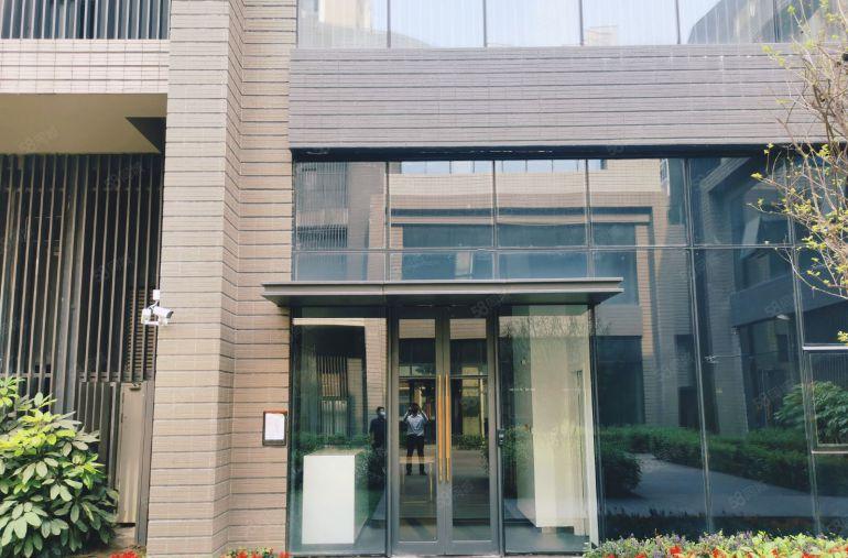 东莞厚街镇独门厂房出租，现成豪华装修，无需转让费，仓库出租