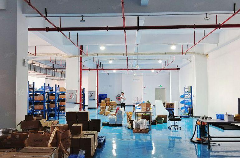 东莞厚街镇楼上厂房出租，无需装修，水电齐全，新厂房，停车方便