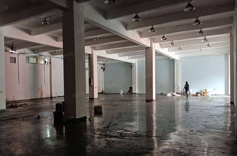 厚街新出5.5米高精装一楼厂房1100平，适合设备五金模具等