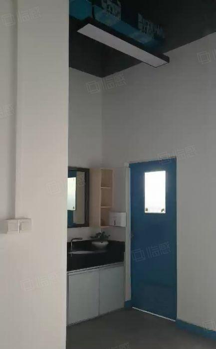 厚街桥头第三工业厂房三楼1200平方厂房出租现成水电精装办公