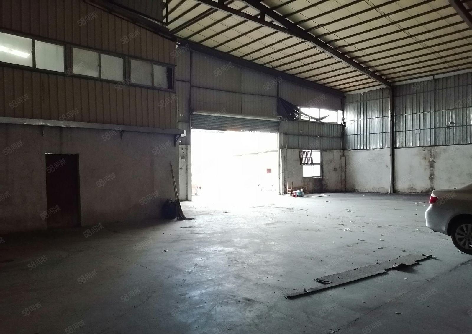 独院单一层钢构厂房出租2200平方，有办公楼宿舍配套