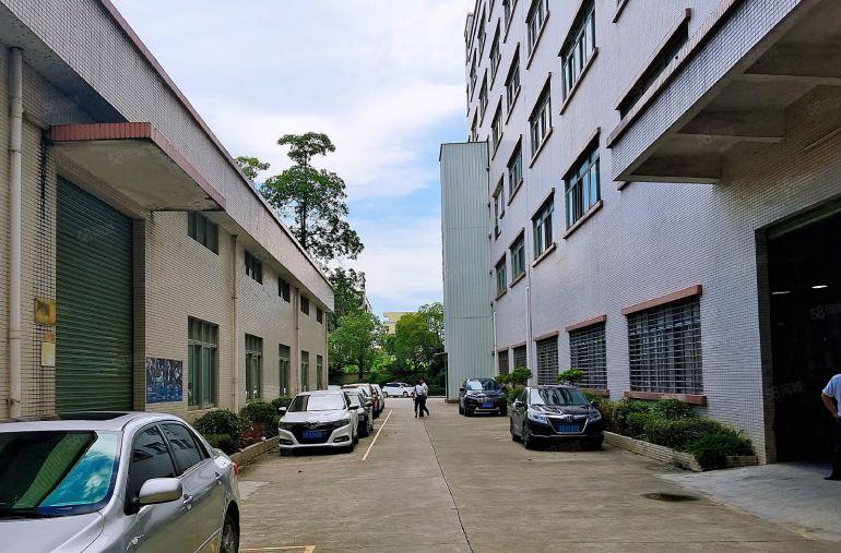 东莞厚街镇独门独院原房东厂房出租，行业不限制，有现成家具环评