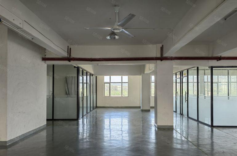 厚街 宝塘 精装办公现成水电 整层600平有电梯厂房低价出租