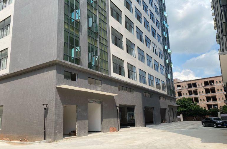 （全新厂房出租）每栋16800平方可分租，共67200平方