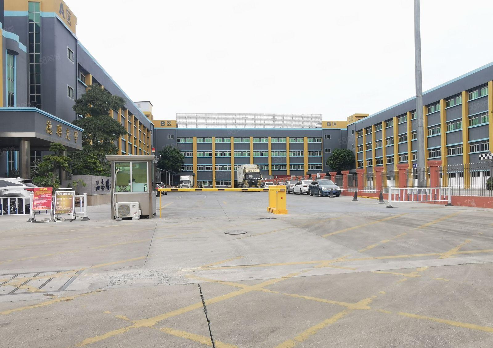 厚街镇双岗，合适仓库行业，3吨货梯，卸货方便，可以进大货车。