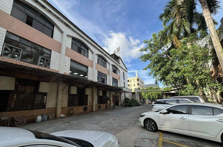 厚街三屯原房东带装修一楼厂房出租800方，水电齐全