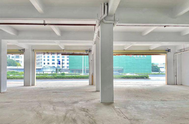 厚街铺面式厂房一楼500方25块，二楼2600方8块