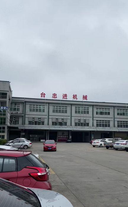 高新园区出租一楼2500平方，超大空地