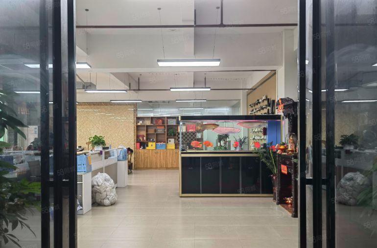 厚街宝屯现成鞋厂整层4000平方可分租精装办公室水电线路齐全