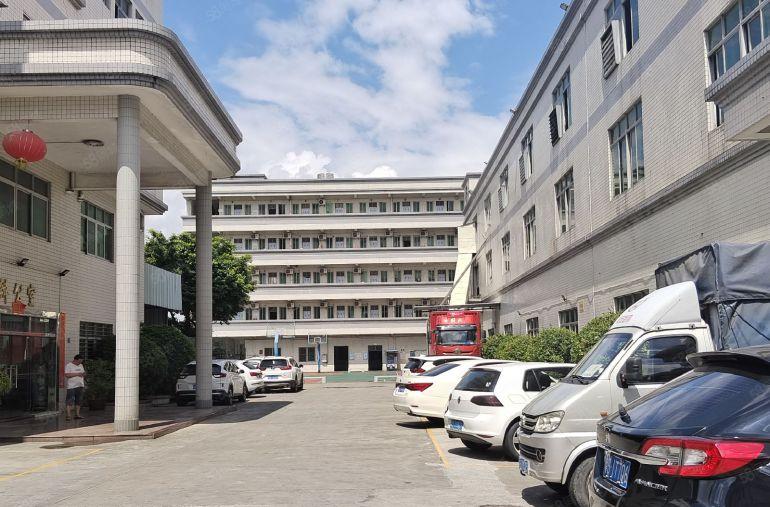 东莞厚街镇园区楼上整层出租，园区形象好，配套成熟，水电齐全。