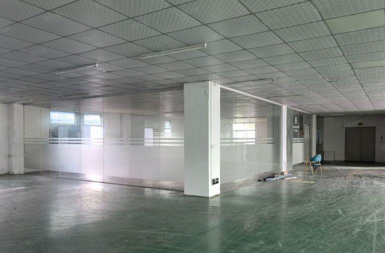 厚街大润发附近工业园厂房3楼1300平方整层带精装办公水电